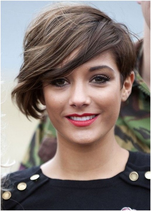 Pixie haircut with side long bangs
