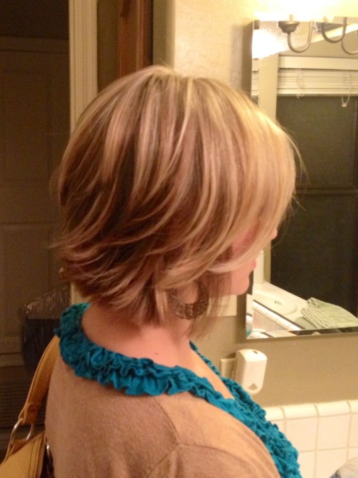 Short layered hairstyle for blonde hair