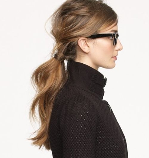 Messy-chic low pony