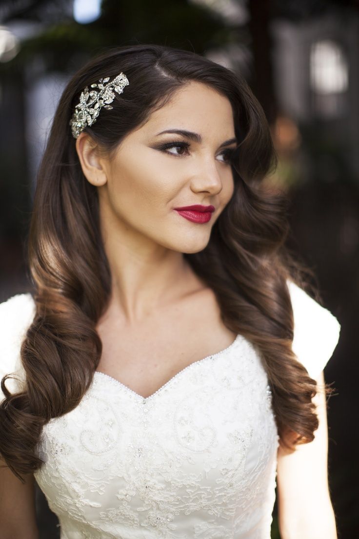 Vintage bridal curls