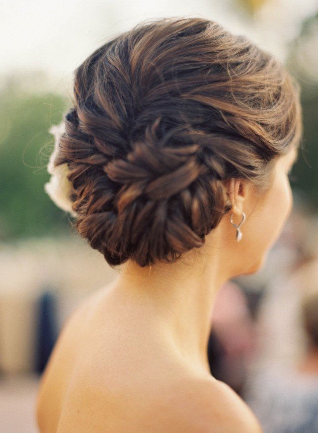 Pretty braided hairstyle for the wedding