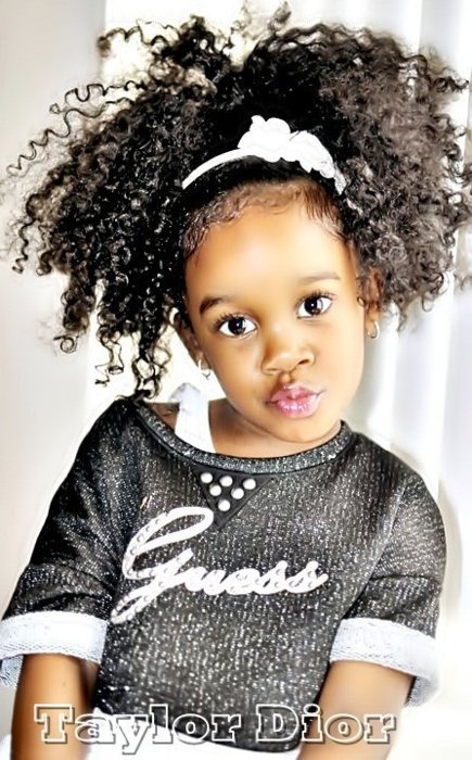 Natural curly hairstyle for little black girls