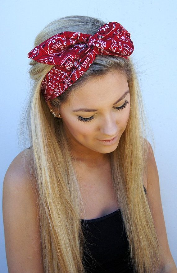 Pretty hairstyle with bow headband