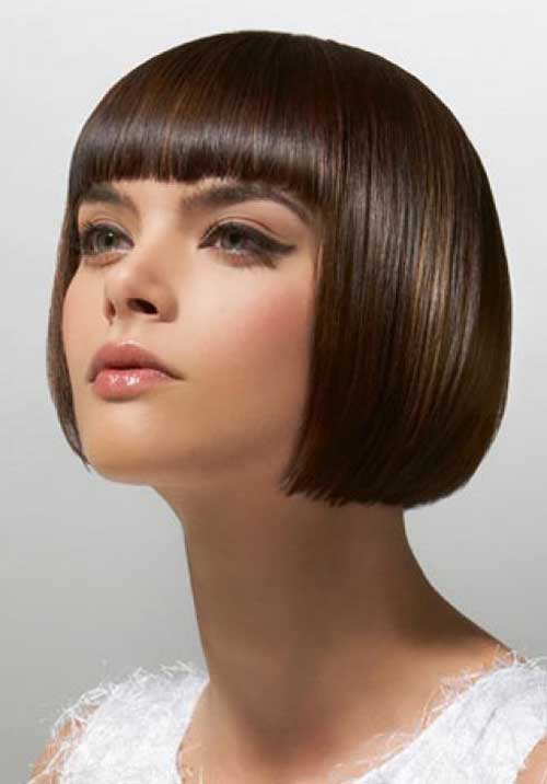 Adorable short hairstyle with blunt bangs