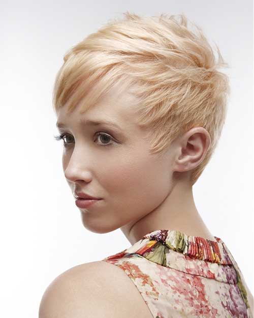 Short blonde hairstyle with bangs