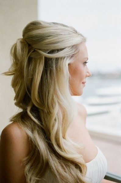 Pretty wedding hairstyle for long hair