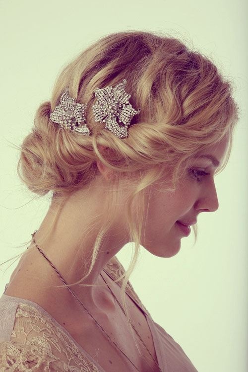 Great wedding hairstyle for medium hair