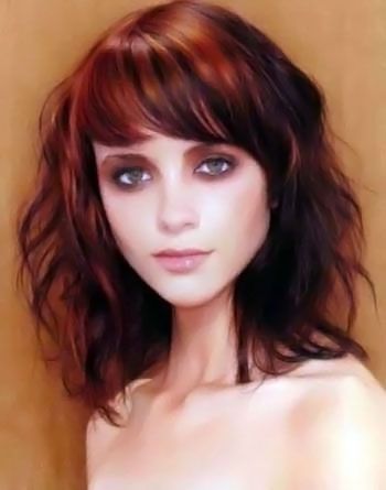 Vintage medium hairstyle with bangs