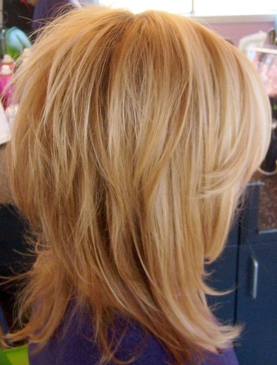 Medium layered hairstyle for blonde hair