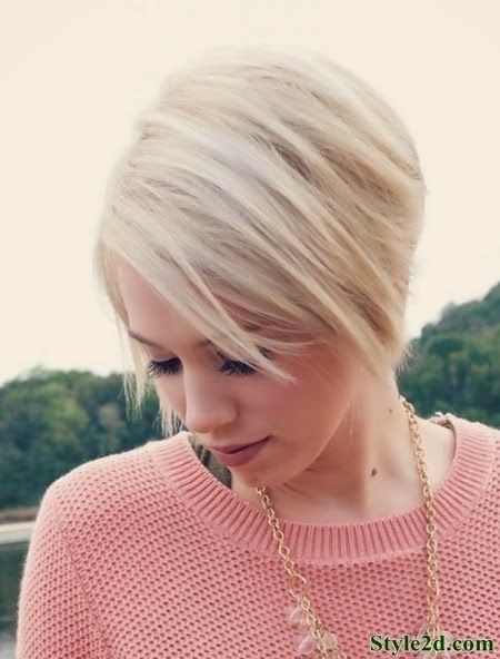 Short layered bob hairstyle for light blonde hair