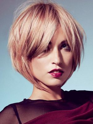 Short layered bob hairstyle for blonde hair