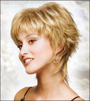 Short shaggy hairstyle for blonde hair