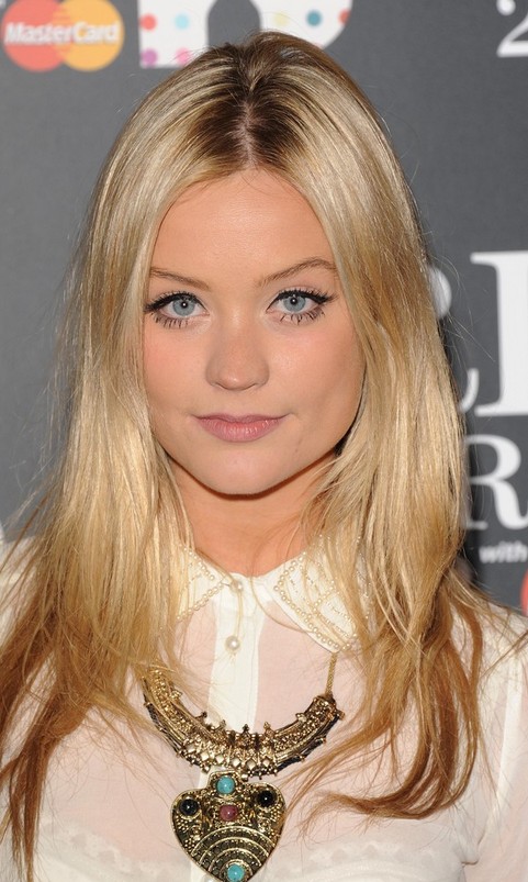 Laura Whitmore Simple casual everyday hairstyle for winter