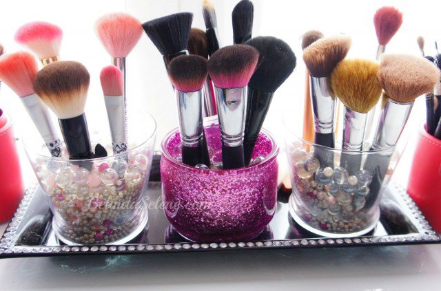 Stylish brush holder