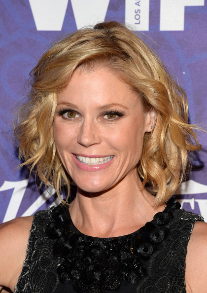 Julie Bowen Curled Out Bob