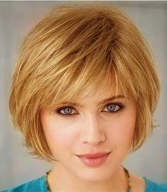 Beautiful short layered blonde hairstyle
