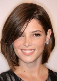 Medium length hairstyle for round face