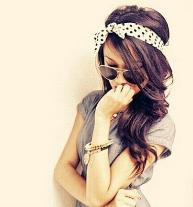 Nice headband hairstyle for young women