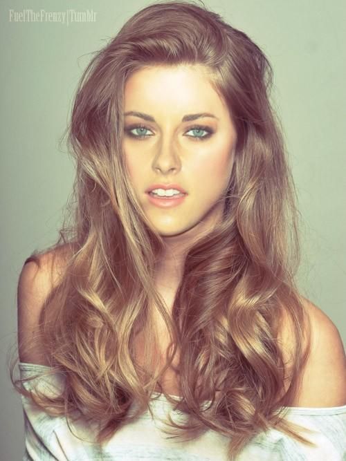 Classy long wavy hairstyle