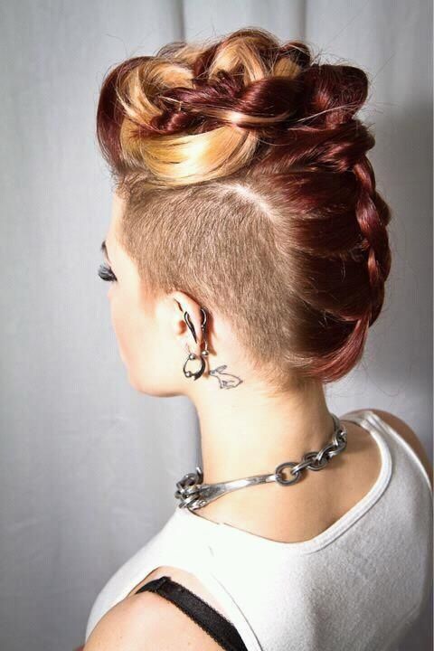 Mohawk hairstyle for blonde hair