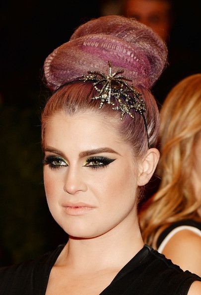 Glamorous bun for Kelly Osbourne hairstyles