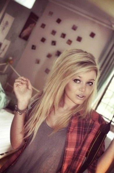 Casual long blonde hairstyle