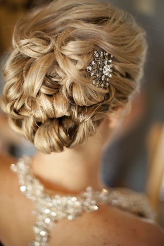 Glamorous updo with vintage clip