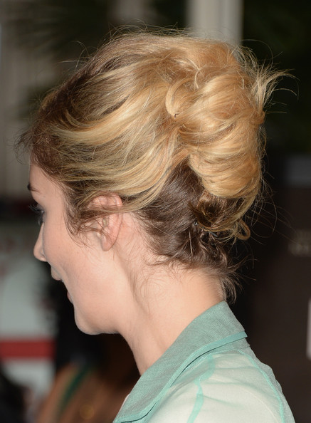 Caitlin Fitzgerald French Twist / Getty Images