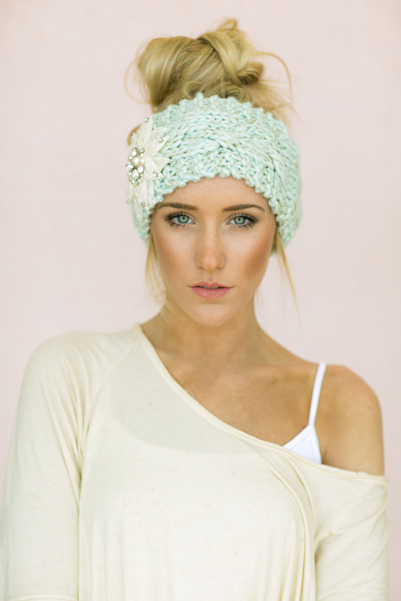 Pretty updo with knitted headband