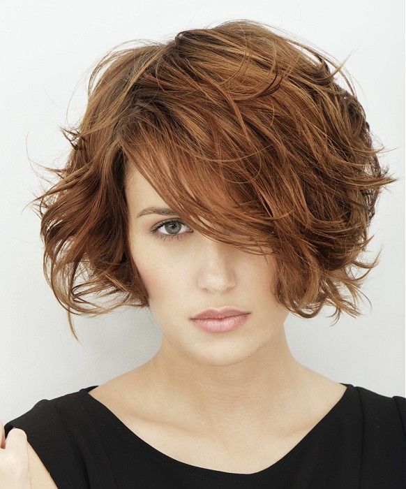 Messy bob hair for brunette hair