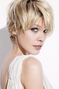 Blonde messy bob hairstyle