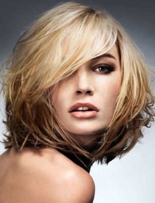 Shoulder-length messy bob hairstyle