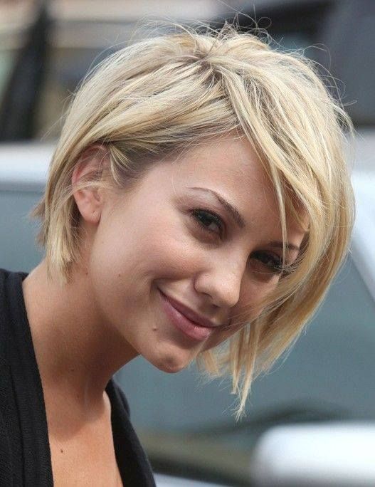 Cute messy bob for blonde hair