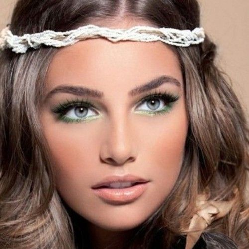 Pretty boho makeup idea with colored eyeliner