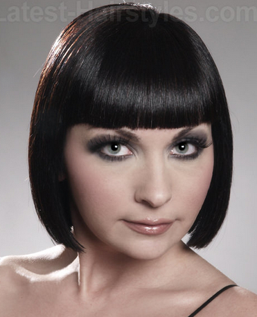 Flapper haircut for women