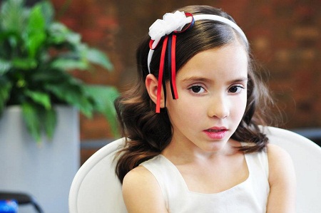Headband hairstyle for your daughter over