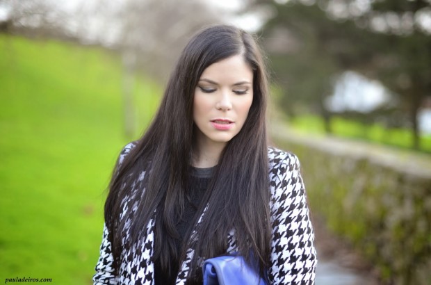 Black straight hairstyle for long hair over