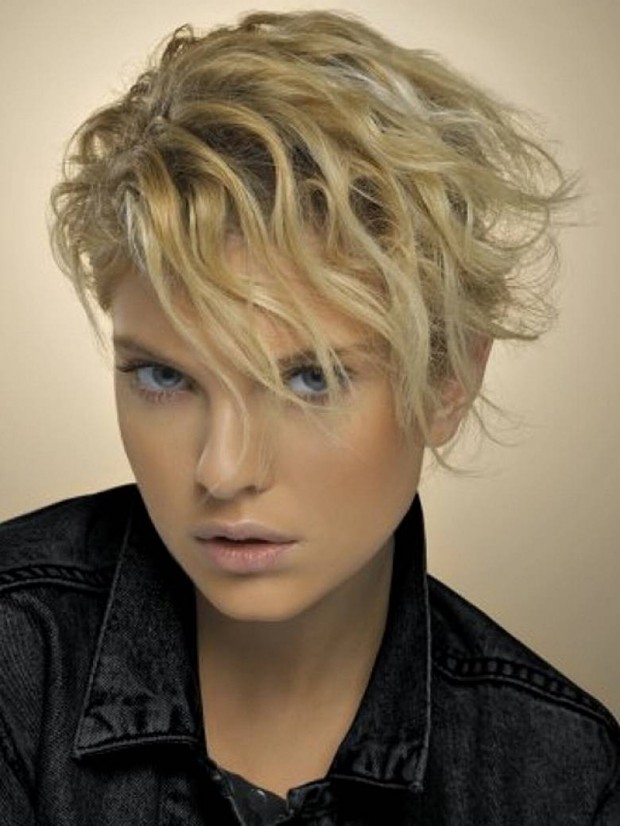 Chopped Wavy Hair - Trendy Short Hairstyles for 2014 via