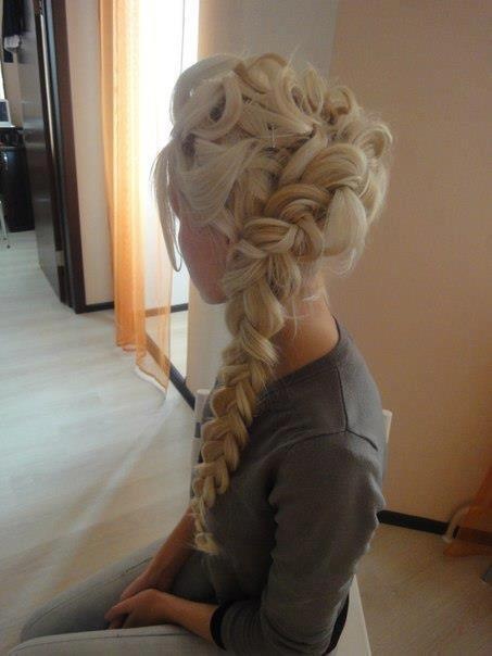 15 stunning cosplay-inspired hairstyles for young women