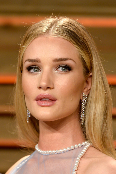 Best hairstyles for super mothers: Rosie Huntington Whiteley Long Center Part