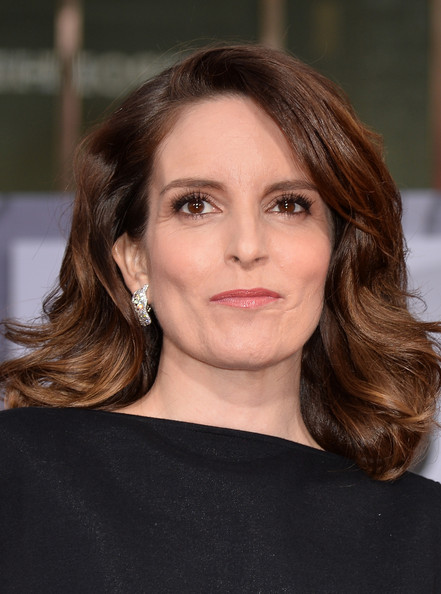 Best hairstyles for super mothers: Tina Fey Medium Wavy Cut