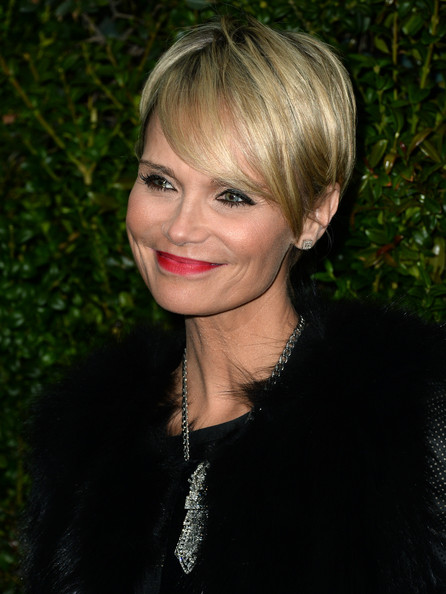 Best hairstyles for super mothers: Kristin Chenoweth short for bangs