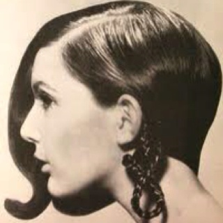 Glamorous retro 60s hairstyles for women