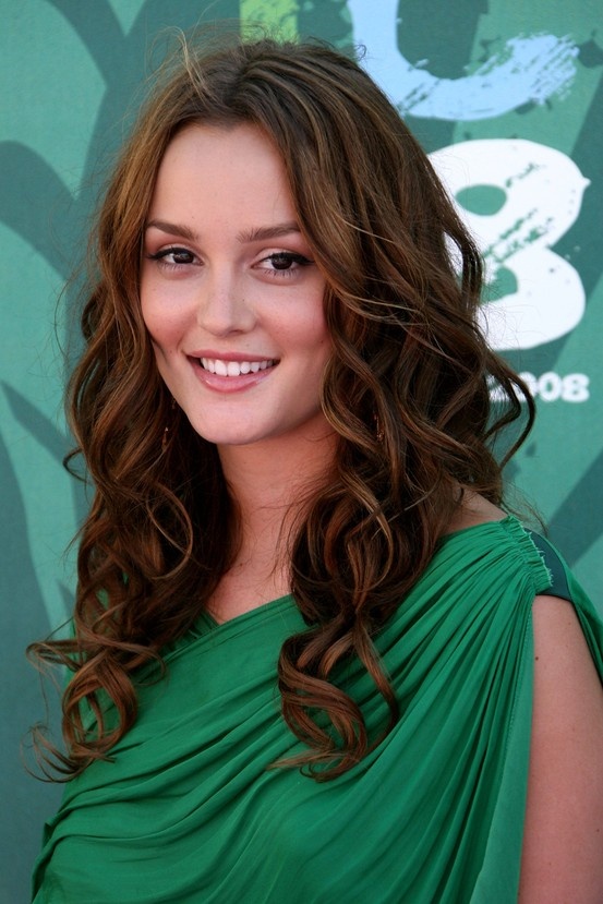 Brown curls with side part