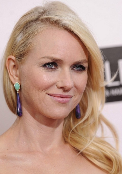 Naomi Watts Hairstyles: Waves Wiped Laterally