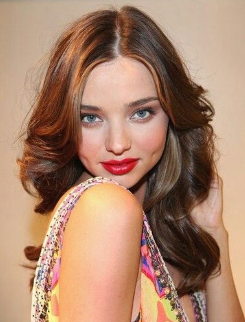 Miranda Kerr Hairstyles: Middle Part Curls