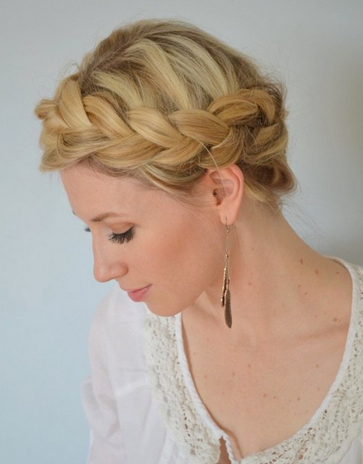 20 tutorials on braided hairstyles: Boho Crown Braid for Prom