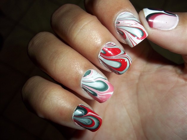 DIY colorful water marble nails