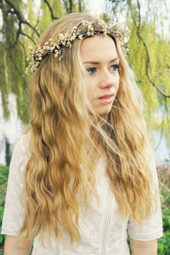 Flower crown for a nice holiday look