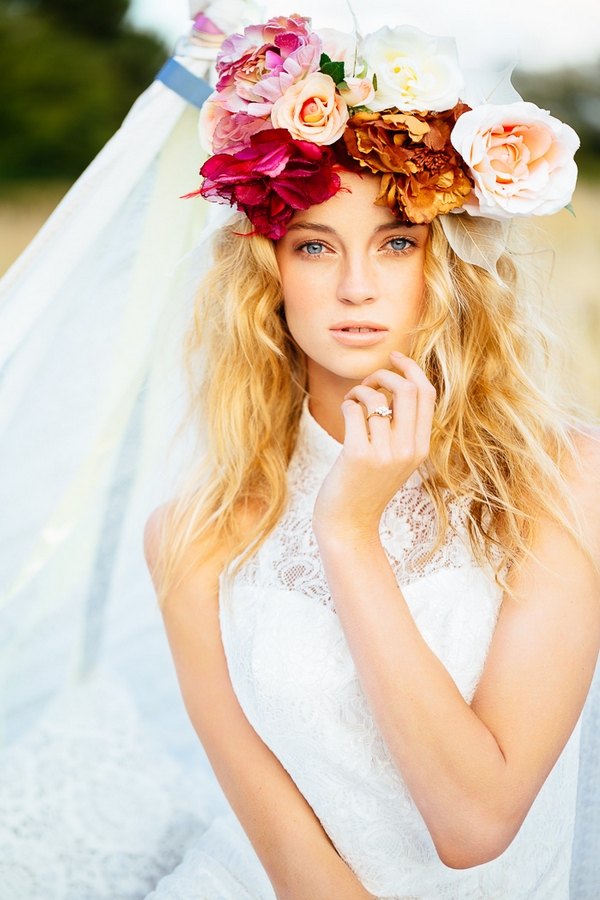 Beautiful flower crown hairstyle for wedding